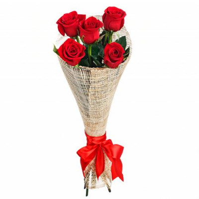 Jute Wrapped Red Roses Bunch