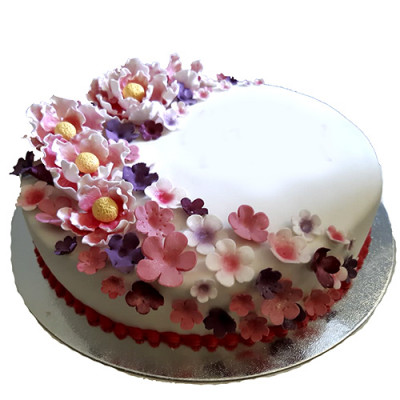 Cake with Beautiful Flowers