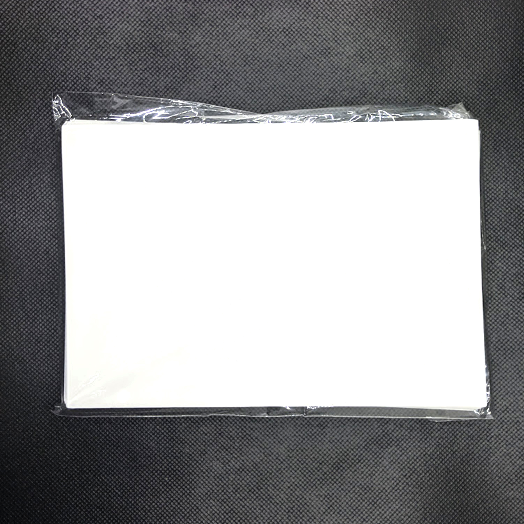 Protect your baked masterpieces with our durable, butterproof wrapping paper. Perfect for transport and storage.
